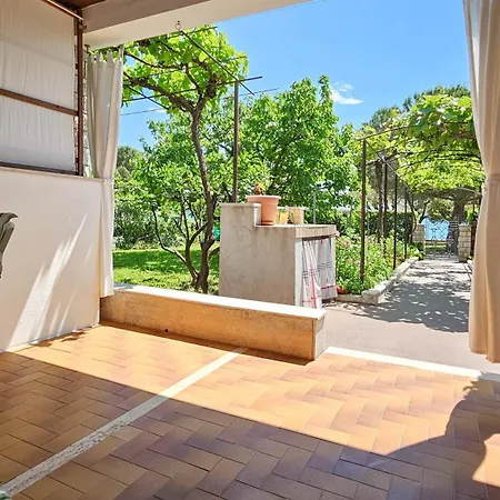 Milena One Apartment