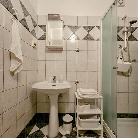 Milena One Apartment