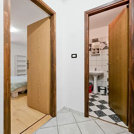 Milena One Apartment